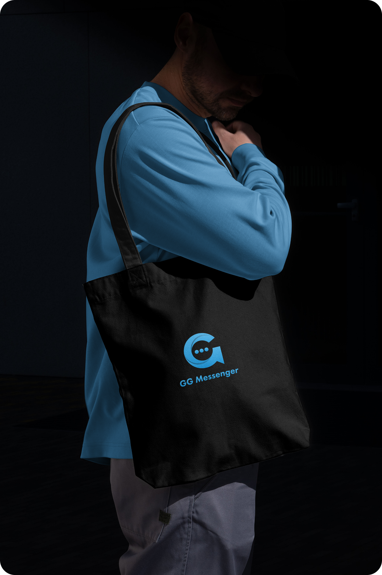 GG Messenger branded tote bag